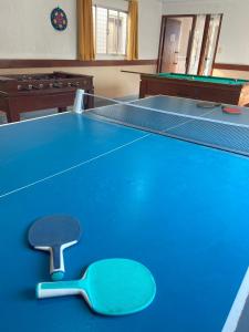 Attrezzature per ping pong presso Hotel Enseada dos Corais o nelle vicinanze
