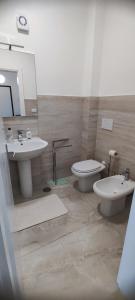 Bilik mandi di La casa di Chiara
