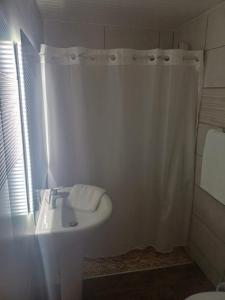 Un baño de Airport Hotel