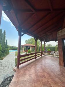 Fotografie z fotogalerie ubytování Vila Laci private poll billiard garden v destinaci Skopje