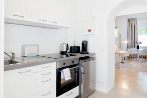 Η κουζίνα ή μικρή κουζίνα στο Berlin Schöneberg I big Studio I fast WiFi