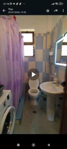 Bilik mandi di Vila Redstone Apartment ksamil +35 gambar