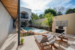 Πισίνα στο ή κοντά στο Luxury Heaven in Merida Poolside Bliss in La Ermita