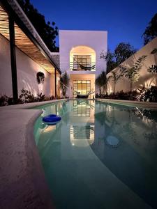 Πισίνα στο ή κοντά στο Luxury Heaven in Merida Poolside Bliss in La Ermita