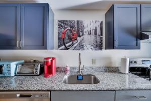 A cozinha ou kitchenette de In The Heart Of Jim Thorpe (with your own parking)