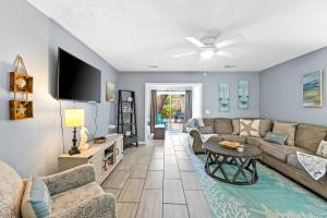 Et tv og/eller underholdning på Salty Blue Paradise PCB