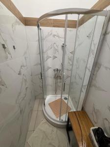 Bilik mandi di Buko apartamenty