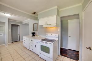 Galería fotográfica de Pet-Friendly Sachse Home Large Fenced Yard en Sachse