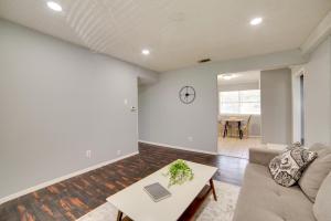 Galería fotográfica de Pet-Friendly Sachse Home Large Fenced Yard en Sachse 17 fotos más