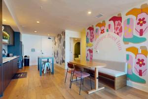 Gallery image of Natiivo Boutique Boot Inn in Austin