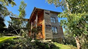 Budova, kde se chata nachází