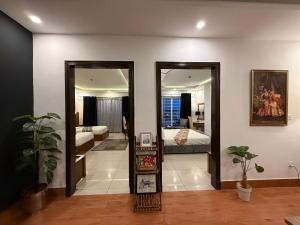 拉瓦尔品第The Viewmont - 2 Bedroom Serviced Apartment with a beautiful view的相册照片