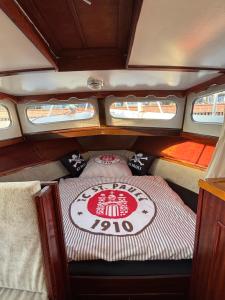 Posezení v ubytování Holländisches Stahlboot + 9 fotografií