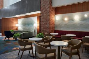 Posezení v ubytování Delta Hotels by Marriott Prince Edward