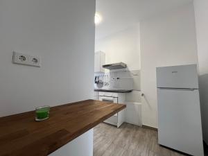 Η κουζίνα ή μικρή κουζίνα στο Nord-Apartment 9 I Erdgeschoss mit WLAN & Regendusche +14 φωτογραφίες