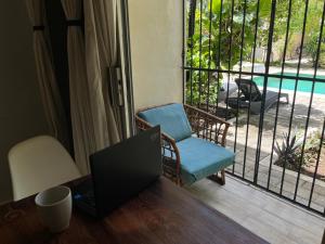 Bazén v ubytování Tiki Tiki Cosy Studio nebo v jeho okolí