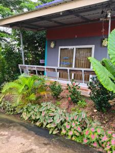 Taman di luar ต.รัตน รีสอร์ท