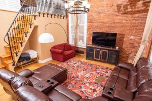 Χώρος καθιστικού στο Luxurious Downtown Condo by Georgia St