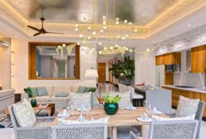 Χώρος καθιστικού στο Exclusively Luxury 2BR Vidanta