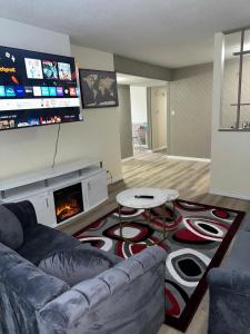 Μια τηλεόραση ή/και κέντρο ψυχαγωγίας στο Joyful Home Regina