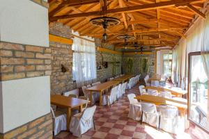 En restaurang eller annat matställe på Eco Hotel Imenieto