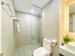 Ένα μπάνιο στο 2BR - Marina Suites Luxury Apt - Sea, Mountain View +28 φωτογραφίες