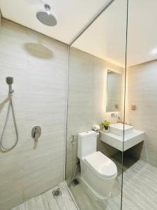 Ένα μπάνιο στο 2BR - Marina Suites Luxury Apt - Sea, Mountain View
