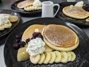 山林小屋内部或周边提供的食物