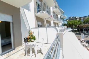 Rõdu või terrass majutusasutuses Hotel Colonna