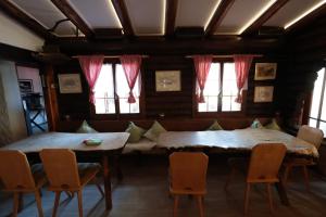 Posezení v ubytování Hotel Wildbach Brienz