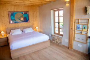 Postel nebo postele na pokoji v ubytování Casona Azul Llue - Asturias Vacations + 40 fotografií