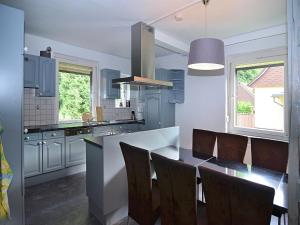 Dapur atau dapur kecil di Spacious group house in the Harz region
