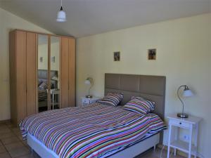 Ένα ή περισσότερα κρεβάτια σε δωμάτιο στο Spacious holiday home on estate near Covas