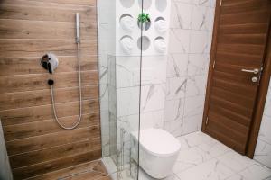 Koupelna v ubytování POOL RESORT- Vila Lena- Studio 3