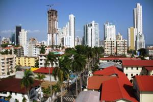 Nespecifikovaný výhled na destinaci Panamá nebo výhled na město při pohledu z hotelu
