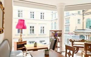 Un restaurant u otro lugar para comer en Hotel Beethoven Wien