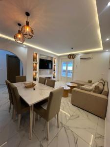 Χώρος καθιστικού στο Vivez le luxe à Skikda Appartement haut de gamme à deux pas de la mer