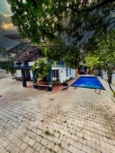 Πισίνα στο ή κοντά στο Forest Haven