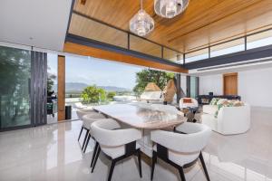 Φωτογραφία από το άλμπουμ του Villa Zavaya 360 View Luxury Retreat With Private Pool by TropicLook σε Layan Beach
