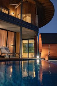 Swimmingpoolen hos eller tæt på Dei Amami - Vacation STAY 28894v