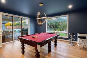 Billardbord på The Break Pool Spa Sauna & Beach