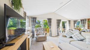 Μια τηλεόραση ή/και κέντρο ψυχαγωγίας στο 23 North Field