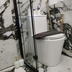 Ένα μπάνιο στο Eclectic Oasis