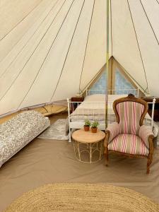 Χώρος καθιστικού στο Les Fresses Glamping