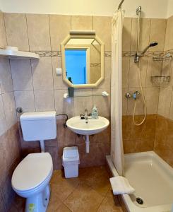 Imagine din galeria proprietății Apartments and rooms Krstina în Rab