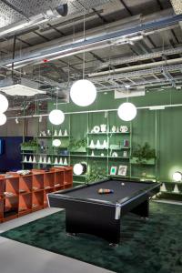 Τραπέζι μπιλιάρδου στο The Social Hub Glasgow Extended Stay