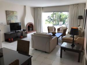 Μια τηλεόραση ή/και κέντρο ψυχαγωγίας στο Miraflores Resort