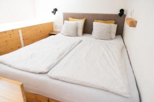 Postel nebo postele na pokoji v ubytování Apartmán U Prazdroje + 19 fotografií
