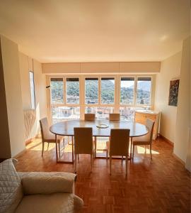 Χώρος καθιστικού στο Art & Lake Apartment