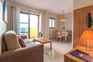 Χώρος καθιστικού στο Aparthotel Bahía